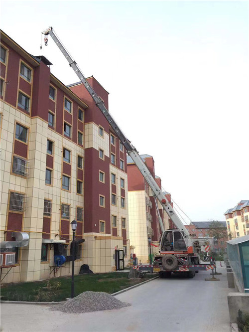 泰顺县跨街广告牌的高空安装注意事项